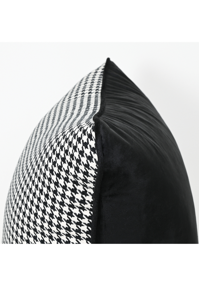 Coco Piped Cushion - Houndstooth