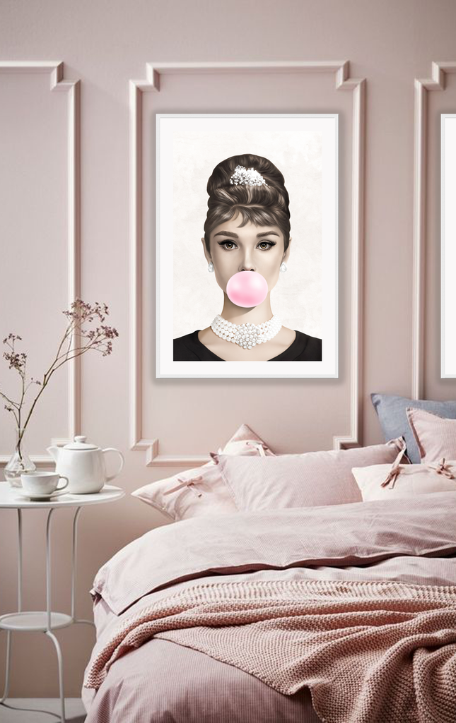 Audrey Hepburn fashion icon celebrity bubble bubblegum blowing pink black white colours 