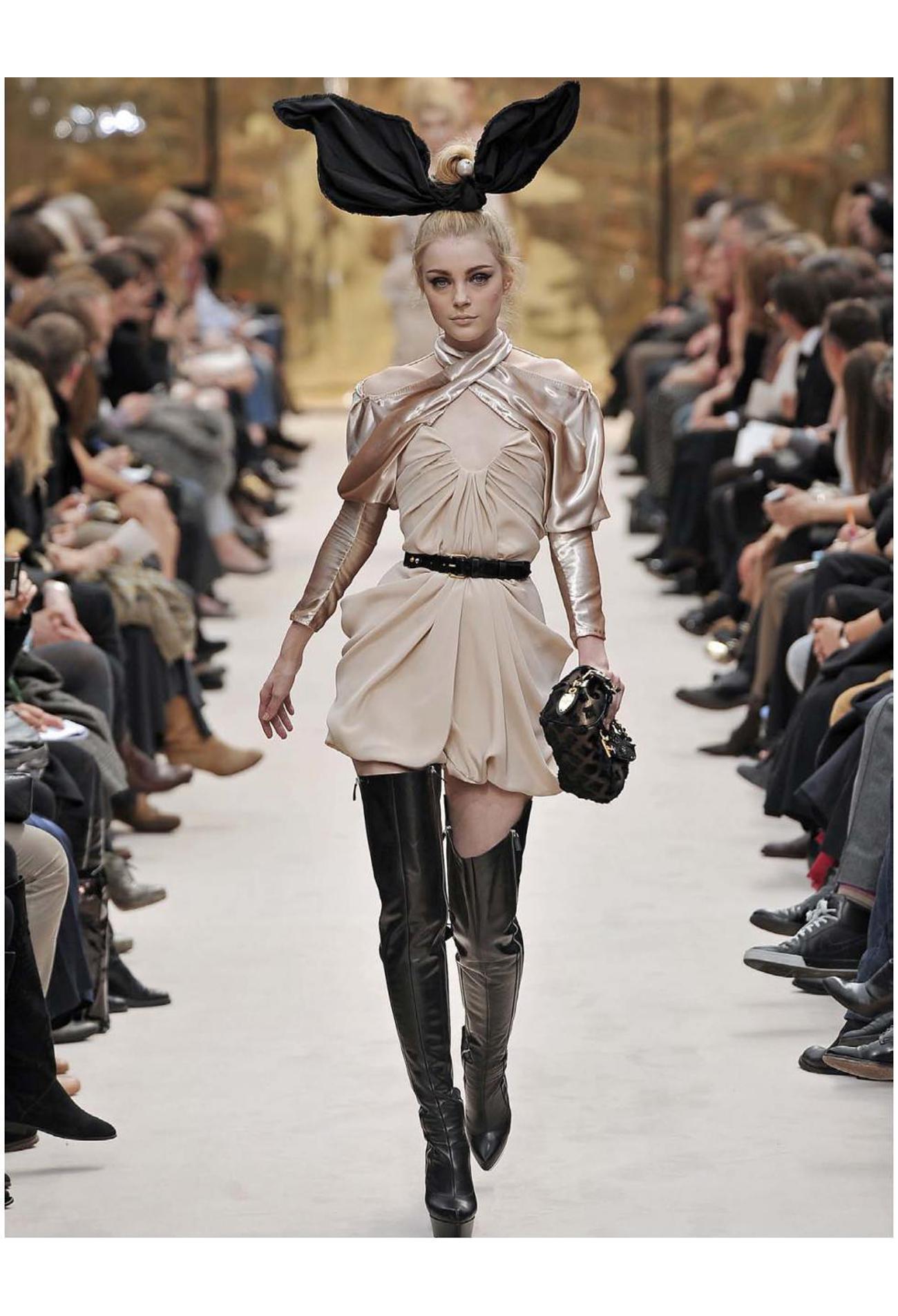 A Model Walks the Runway during the Louis Vuitton Show Editorial Image -  Image of catwalk, female: 69886025